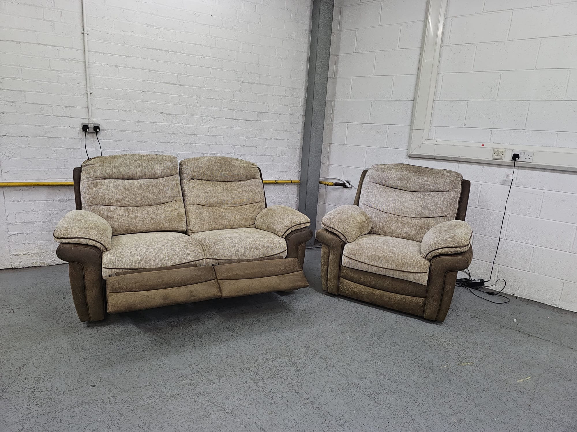 Scs 2 and 1 Seater Recliner Sofa and Chair