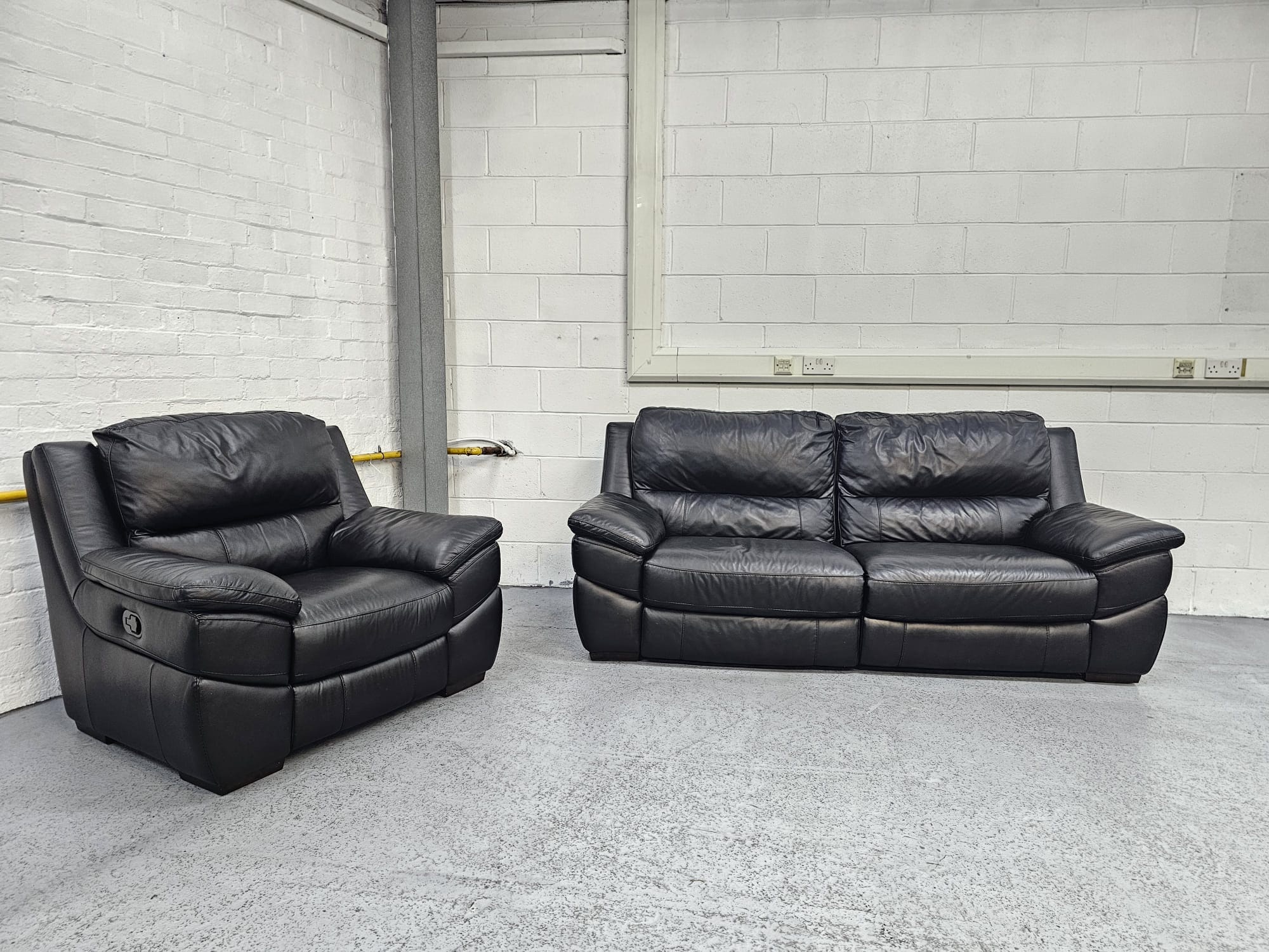 DFS Black Leather 3 and 1 Seater Recliner Sofa Chair Set