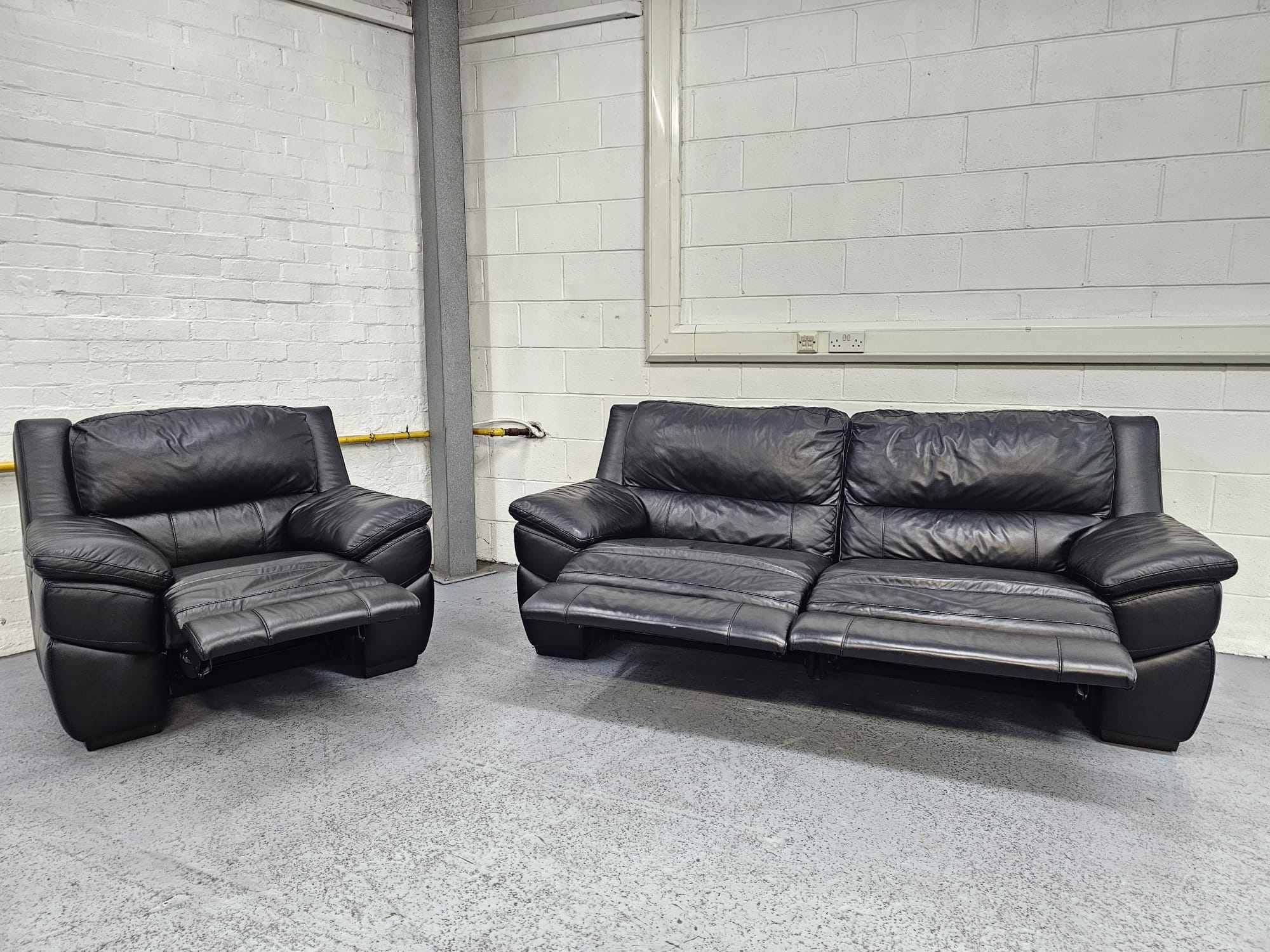 Dfs black on sale leather sofa