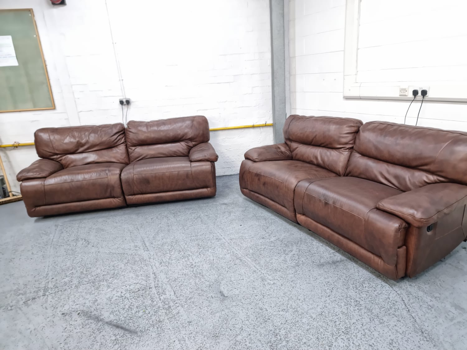 3 seater leather store sofa harveys