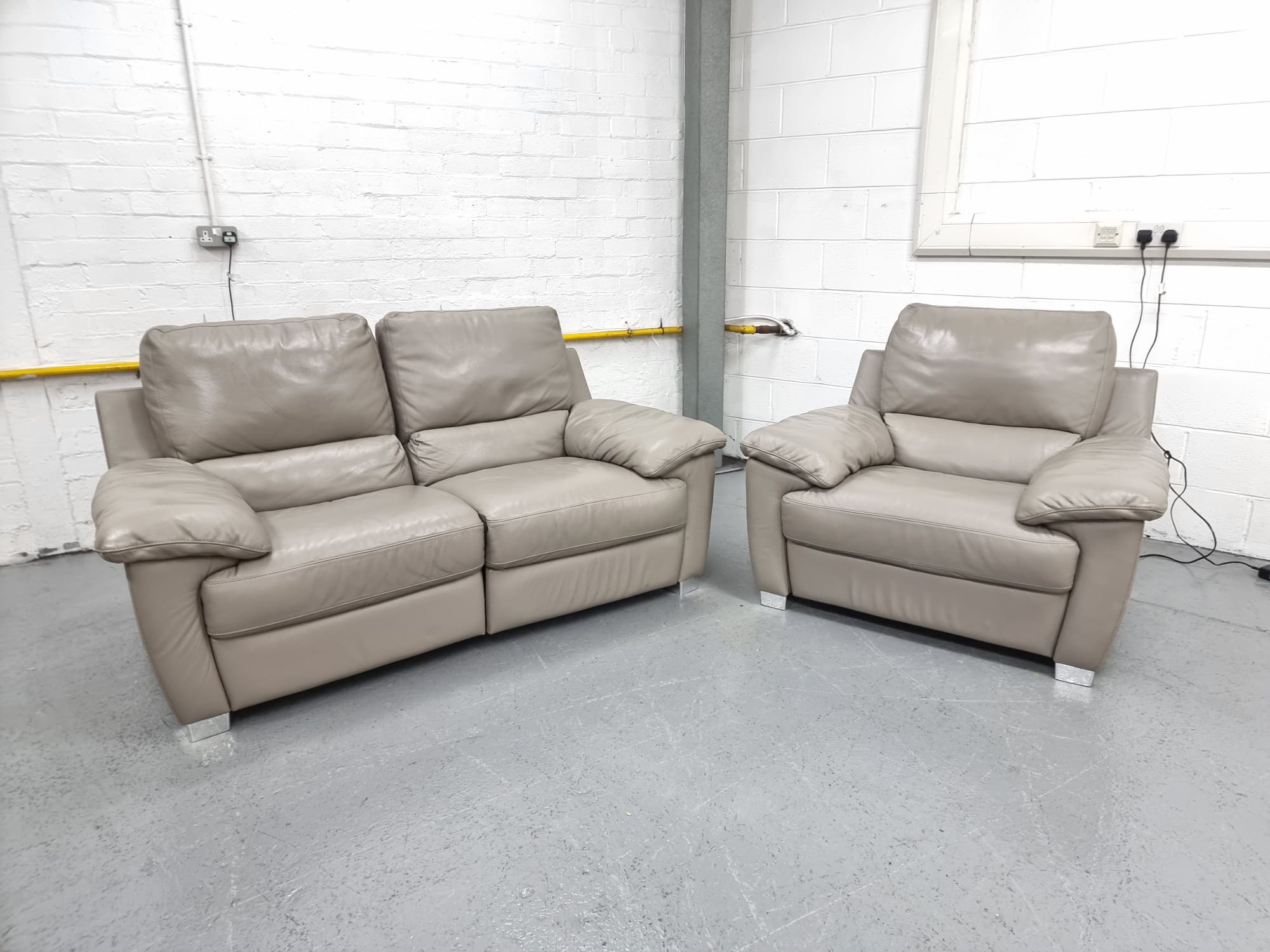 Dfs sofas store grey leather